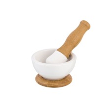 Ступка для перемолки специй с пестиком на деревянной подставке Elan Gallery "Снежная королева", 100 мл Ступка для перемолки специй с пестиком на деревянной подставке Elan Gallery "Снежная королева", 100 мл