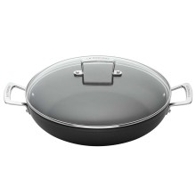 Сотейник с крышкой LE-CREUSET 24 см (96200724000000) Сотейник с крышкой LE-CREUSET 24 см (96200724000000)
