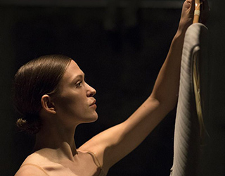 Объектив CANON EF 85MM f/1.4L IS USM Объектив CANON EF 85MM f/1.4L IS USM