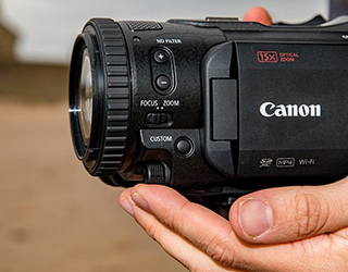 Цифровая видеокамера CANON Legria GX10